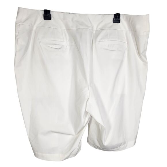 Chico's Zenergy Womens Neema Ava Shorts Size 3.5 US XL 18 Optic White Bermuda - Picture 2 of 8